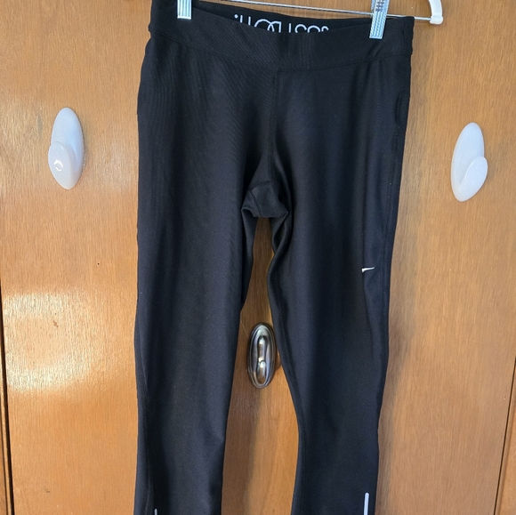 Nike, Black Capri Leggings Size M. - Picture 1 of 6